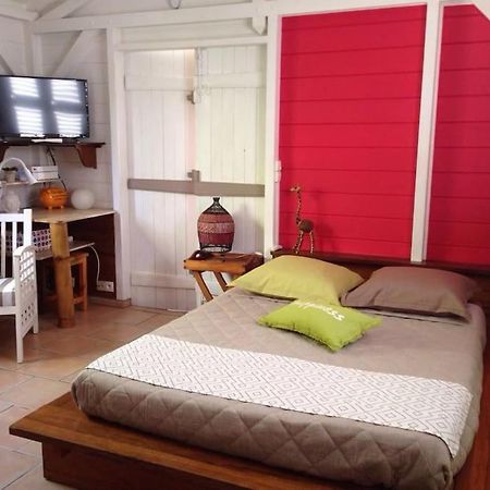 Charmant Bungalow Un P'Tit Coin De Paradis แซงต์-ฟรองซัวส์ ภายนอก รูปภาพ